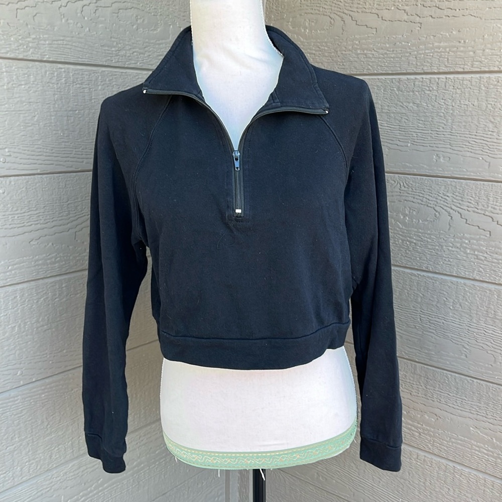 Po Uy Crop 3/4 zip Pull Over